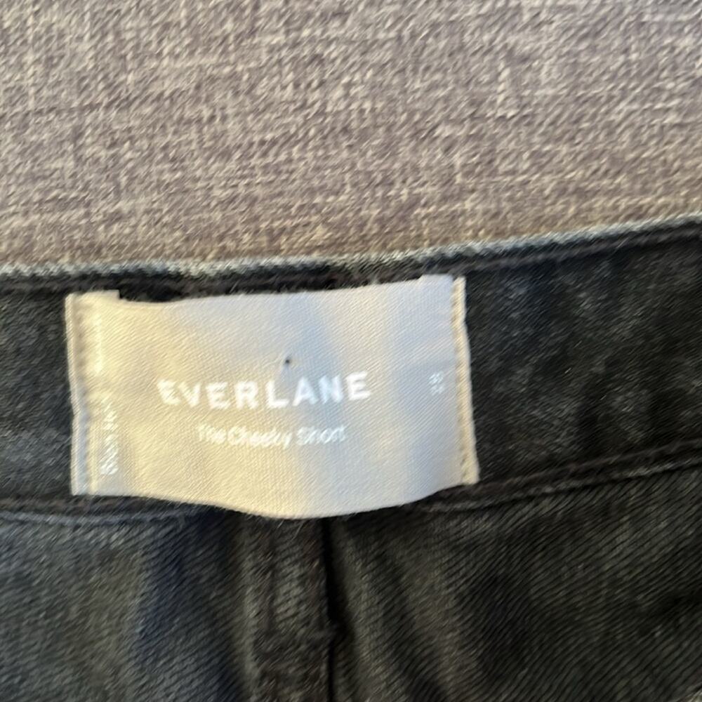 Everlane "The Cheeky" short cut off denim shorts.. Button fly. Size 28 - Picture 2 of 5
